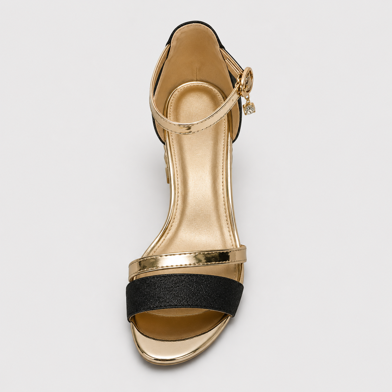 Verzierte Sandalen mit Blockabsatz