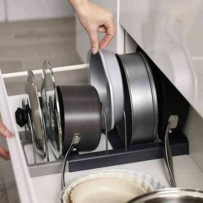 Expandable pan and lid rack with adjustable dividers for kitchen cabinets